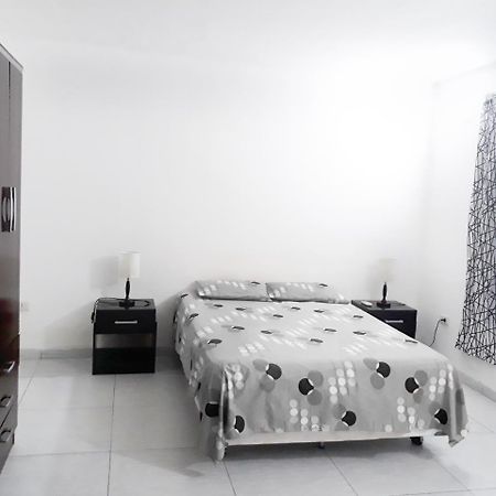 City Lodge Apart ซานตาครูซเดอลาเซียร์รา ภายนอก รูปภาพ